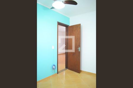 Quarto 2 de apartamento para alugar com 2 quartos, 46m² em Sítio Cercado, Curitiba
