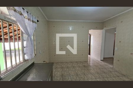 Casa à venda com 250m², 3 quartos e 4 vagas Casa à venda com 250m², 3 quartos e 4 vagascozinha