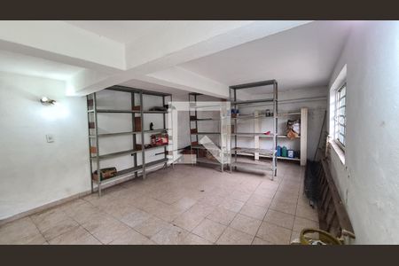 Casa à venda com 250m², 3 quartos e 4 vagas Casa à venda com 250m², 3 quartos e 4 vagasgaragem