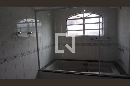 Casa à venda com 250m², 3 quartos e 4 vagasBanheiro suite 