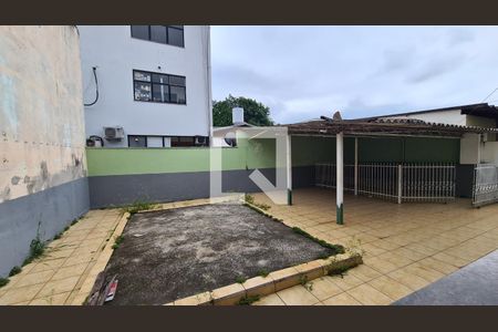 Casa à venda com 250m², 3 quartos e 4 vagas Casa à venda com 250m², 3 quartos e 4 vagasárea externa