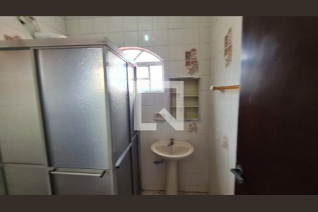 Casa à venda com 250m², 3 quartos e 4 vagas Casa à venda com 250m², 3 quartos e 4 vagasBanheiro Social