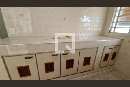 Casa à venda com 250m², 3 quartos e 4 vagas Casa à venda com 250m², 3 quartos e 4 vagasárea de serviço