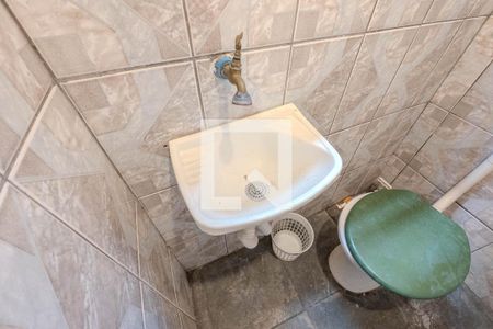 Banheiro de kitnet/studio para alugar com 1 quarto, 20m² em Liberdade, São Paulo