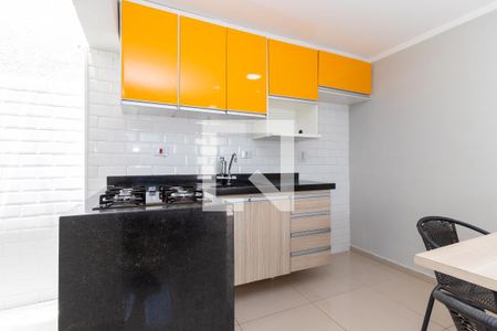 Casa para alugar com 60m², 2 quartos e 2 vagasCozinha