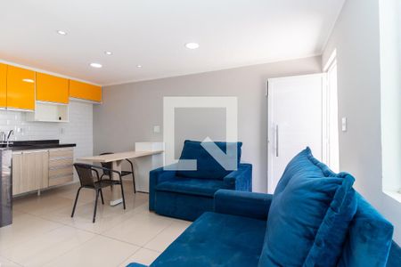 Sala de casa para alugar com 2 quartos, 60m² em Vila Corberi, São Paulo