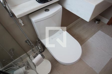 Casa para alugar com 180m², 3 quartos e 2 vagasBanheiro Social