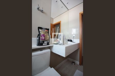 Casa para alugar com 180m², 3 quartos e 2 vagasBanheiro Social