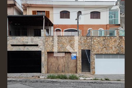 Casa para alugar com 168m², 3 quartos e 1 vagaFachada com Plaquinha