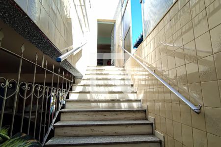 Casa para alugar com 600m², 4 quartos e 1 vaga Casa para alugar com 600m², 4 quartos e 1 vagaescada