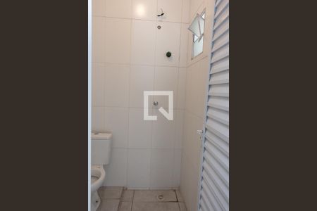 Banheiro  de kitnet/studio para alugar com 1 quarto, 30m² em Vila Albano, São Paulo