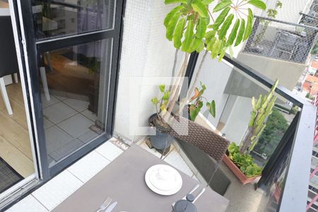 Apartamento à venda com 99m², 2 quartos e 1 vagaVaranda