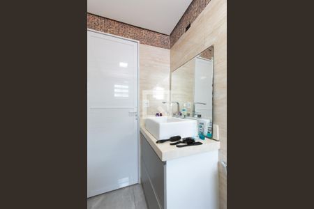 Casa à venda com 80m², 2 quartos e 1 vaga Casa à venda com 80m², 2 quartos e 1 vagaBanheiro