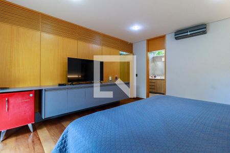 Casa à venda com 593m², 4 quartos e 4 vagas Casa à venda com 593m², 4 quartos e 4 vagasSuíte Principal