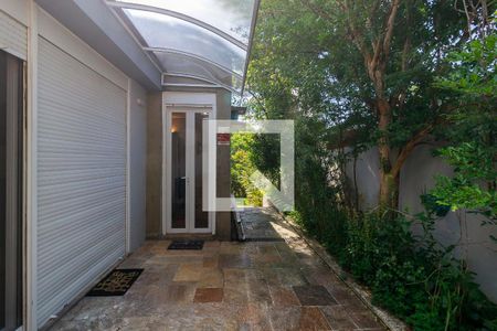 Casa à venda com 593m², 4 quartos e 4 vagas Casa à venda com 593m², 4 quartos e 4 vagasÁrea Externa