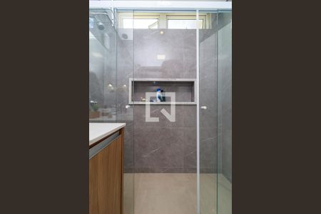 Casa à venda com 593m², 4 quartos e 4 vagas Casa à venda com 593m², 4 quartos e 4 vagasSuíte 2 - Banheiro