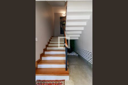 Casa à venda com 593m², 4 quartos e 4 vagas Casa à venda com 593m², 4 quartos e 4 vagasHall de entrada