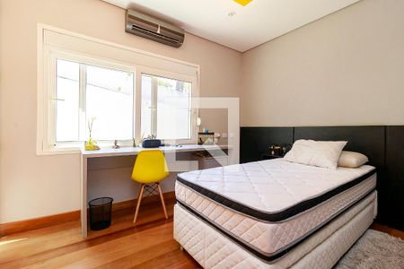 Casa à venda com 593m², 4 quartos e 4 vagas Casa à venda com 593m², 4 quartos e 4 vagasSuíte 2