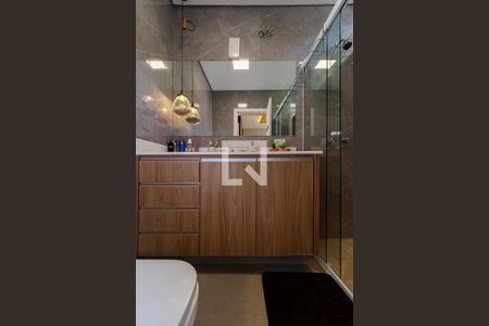 Casa à venda com 593m², 4 quartos e 4 vagas Casa à venda com 593m², 4 quartos e 4 vagasSuíte 2 - Banheiro