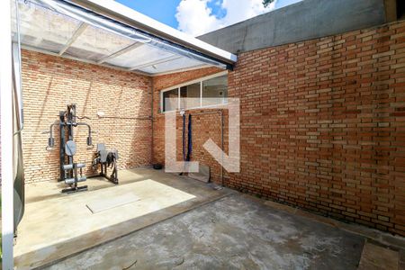 Casa à venda com 593m², 4 quartos e 4 vagas Casa à venda com 593m², 4 quartos e 4 vagasAcademia