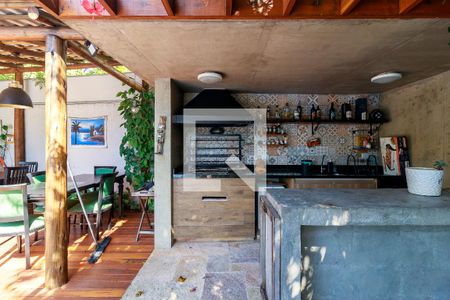 Casa à venda com 593m², 4 quartos e 4 vagas Casa à venda com 593m², 4 quartos e 4 vagasChurrasqueira