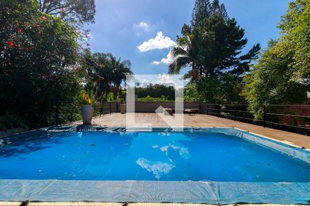 Casa à venda com 593m², 4 quartos e 4 vagas Casa à venda com 593m², 4 quartos e 4 vagasPiscina