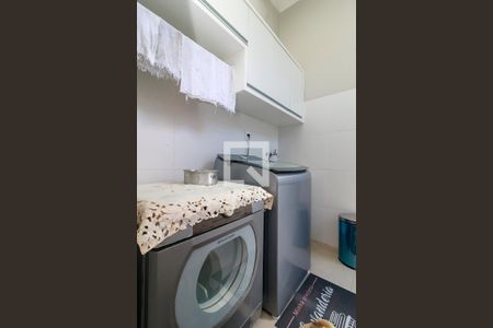 Casa à venda com 593m², 4 quartos e 4 vagas Casa à venda com 593m², 4 quartos e 4 vagasÁrea de Serviço