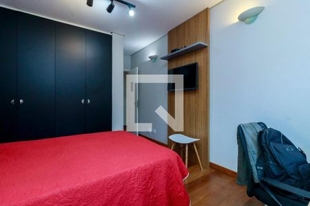 Casa à venda com 593m², 4 quartos e 4 vagas Casa à venda com 593m², 4 quartos e 4 vagasQuarto 3