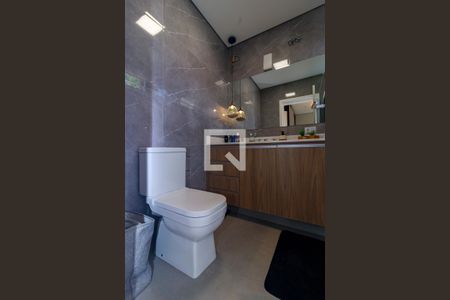 Casa à venda com 593m², 4 quartos e 4 vagas Casa à venda com 593m², 4 quartos e 4 vagasSuíte 2 - Banheiro