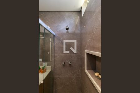 Casa à venda com 593m², 4 quartos e 4 vagas Casa à venda com 593m², 4 quartos e 4 vagasSuíte 2 - Banheiro