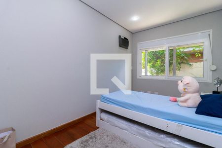 Casa à venda com 593m², 4 quartos e 4 vagas Casa à venda com 593m², 4 quartos e 4 vagasQuarto 4