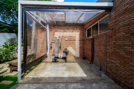 Casa à venda com 593m², 4 quartos e 4 vagas Casa à venda com 593m², 4 quartos e 4 vagasAcademia