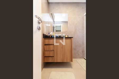 Casa à venda com 593m², 4 quartos e 4 vagas Casa à venda com 593m², 4 quartos e 4 vagasBanheiro 3