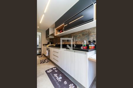 Casa à venda com 593m², 4 quartos e 4 vagas Casa à venda com 593m², 4 quartos e 4 vagasCozinha