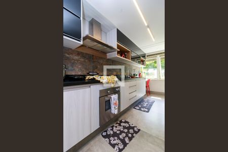 Casa à venda com 593m², 4 quartos e 4 vagas Casa à venda com 593m², 4 quartos e 4 vagasCozinha