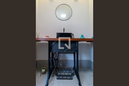 Casa à venda com 593m², 4 quartos e 4 vagas Casa à venda com 593m², 4 quartos e 4 vagasLavabo