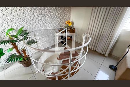 Escada de apartamento à venda com 2 quartos, 90m² em Boa Vista, Belo Horizonte
