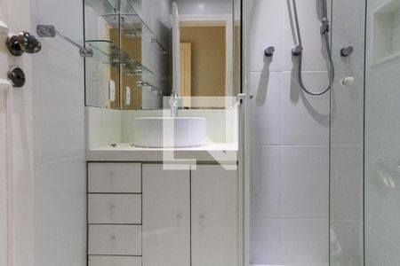 Apartamento à venda com 180m², 3 quartos e 1 vaga Apartamento à venda com 180m², 3 quartos e 1 vagaBanheiro Social