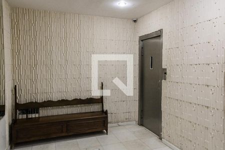 Apartamento à venda com 180m², 3 quartos e 1 vaga Apartamento à venda com 180m², 3 quartos e 1 vagaElevador
