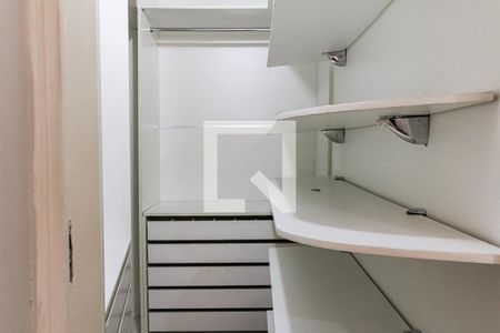 Apartamento à venda com 180m², 3 quartos e 1 vaga Apartamento à venda com 180m², 3 quartos e 1 vagaQuarto 3 - Closet