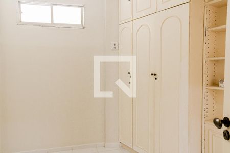 Apartamento à venda com 180m², 3 quartos e 1 vaga Apartamento à venda com 180m², 3 quartos e 1 vagaQuarto de Serviço