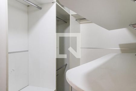 Apartamento à venda com 180m², 3 quartos e 1 vaga Apartamento à venda com 180m², 3 quartos e 1 vagaQuarto 3 - Closet