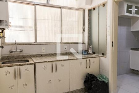 Apartamento à venda com 180m², 3 quartos e 1 vaga Apartamento à venda com 180m², 3 quartos e 1 vagaÁrea de Serviço