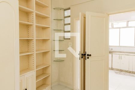 Apartamento à venda com 180m², 3 quartos e 1 vaga Apartamento à venda com 180m², 3 quartos e 1 vagaQuarto de Serviço