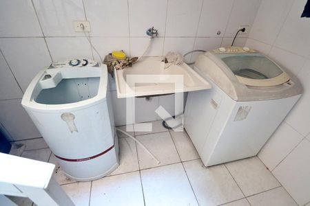 Casa de condomínio à venda com 82m², 2 quartos e 1 vagaÁrea de Serviço