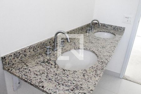 Apartamento à venda com 151m², 3 quartos e 2 vagasBanheiro da Suíte 2