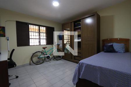 Quarto 2 de casa para alugar com 2 quartos, 170m² em Vila Cunha Bueno, São Paulo
