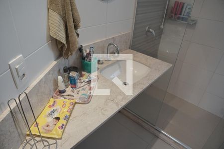 Casa de condomínio à venda com 169m², 3 quartos e 3 vagasBanheiro