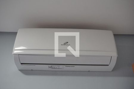 Casa de condomínio à venda com 169m², 3 quartos e 3 vagasAr