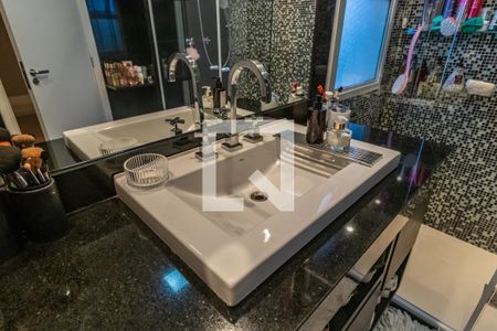 Apartamento à venda com 158m², 3 quartos e 3 vagas Apartamento à venda com 158m², 3 quartos e 3 vagasBanheiro da Suíte 2